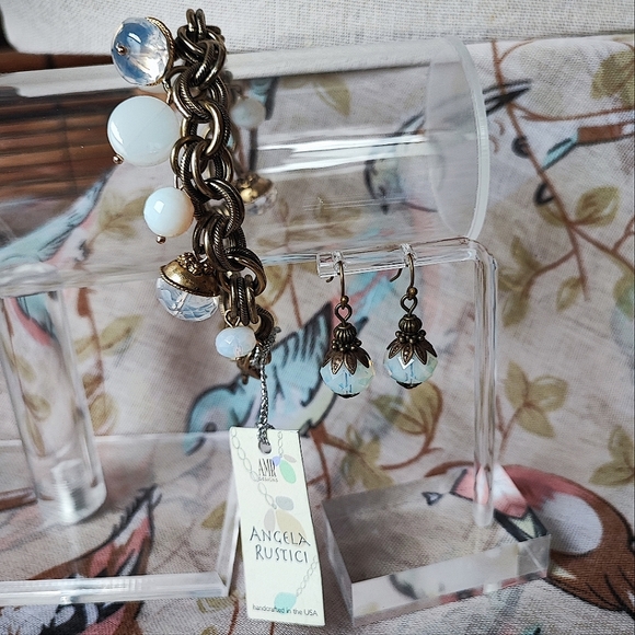 Stone Glass Moonstone Bracelet and Pierced Earrings Brass Tone Angela Rustini - Picture 7 of 8